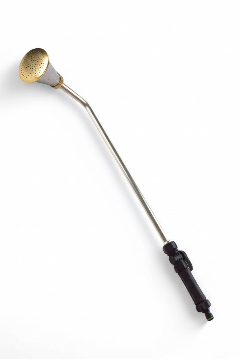 Spray wand for roses – stylish and targeted watering